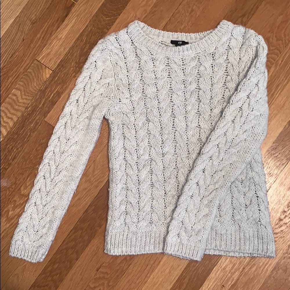 **LIMITED EDITION*** H&M Sweater
